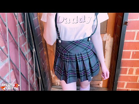 ❤️ Schoolgirl Sucks a dick gu domhainn agus fucks an àite clasaichean. ☑  Porn dachaigh  aig gd.niceporn.ru