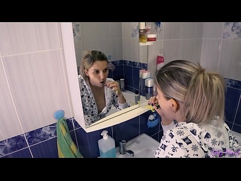 ❤️ Bidh Hack le òga ann am pajamas a’ crìochnachadh cum beòil ann an asal - letty black ☑  Porn dachaigh  aig gd.niceporn.ru